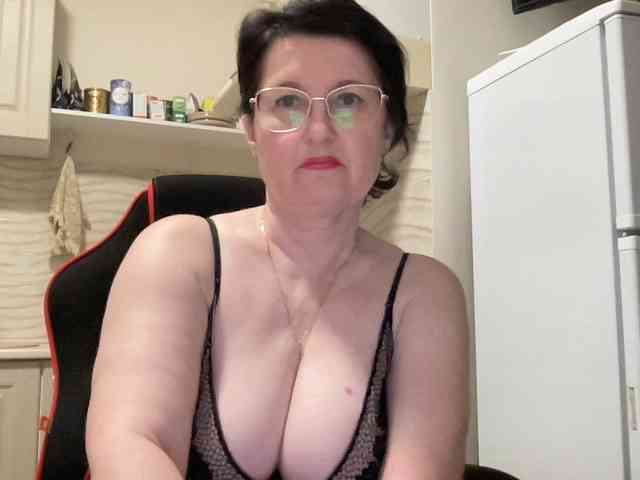 HotMilfPussy webcam