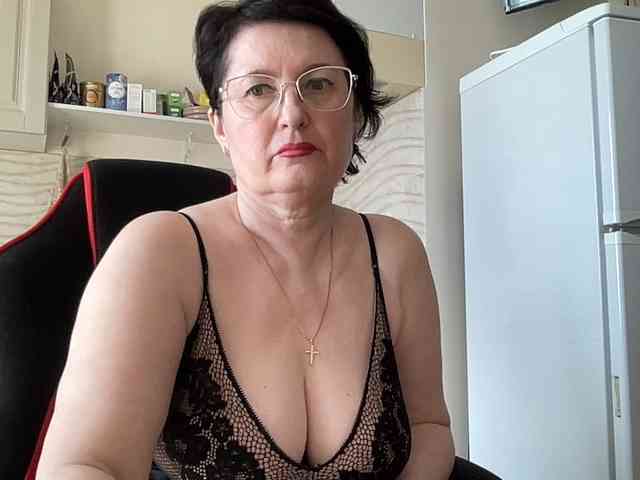 HotMilfPussy webcam