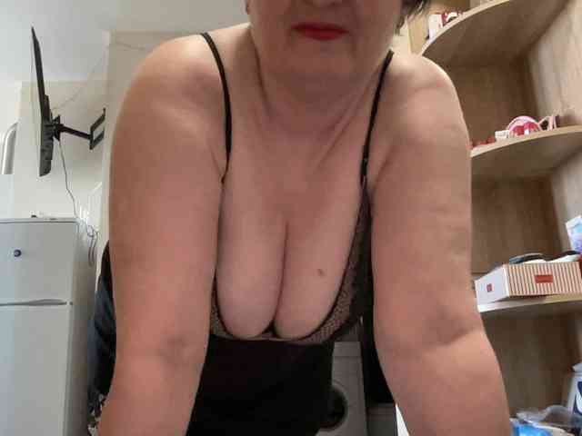 HotMilfPussy webcam