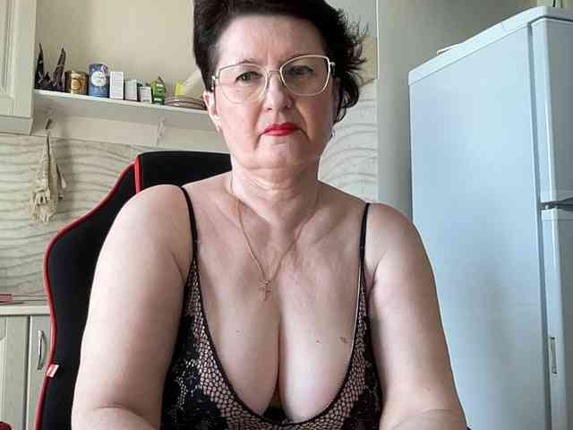 HotMilfPussy webcam