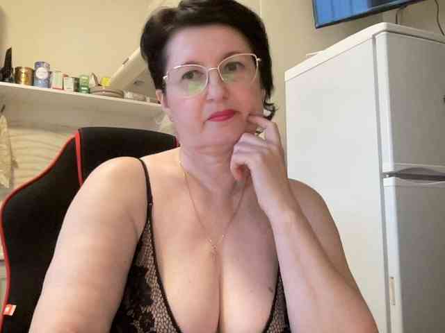 HotMilfPussy webcam