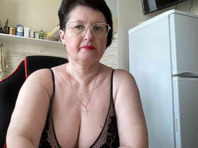 HotMilfPussy webcam