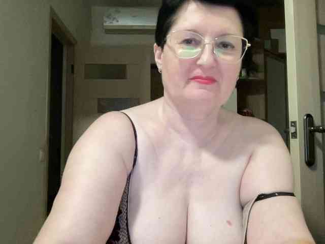 HotMilfPussy webcam