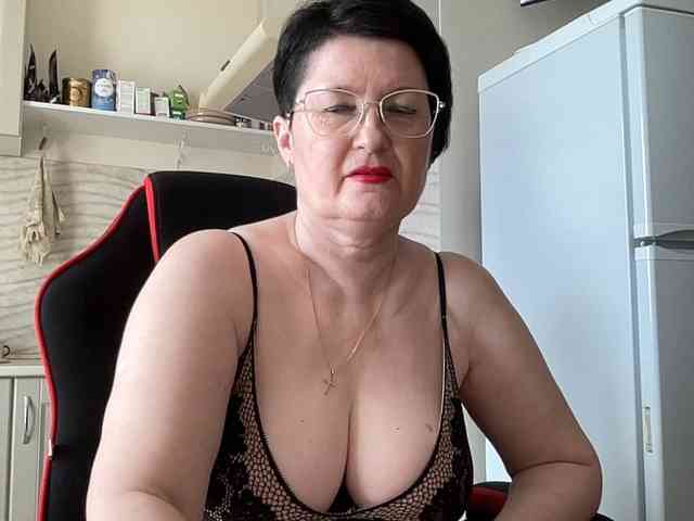 HotMilfPussy webcam