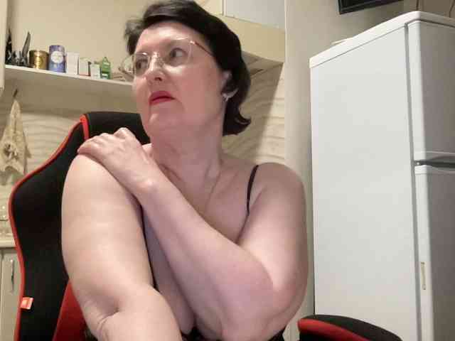 HotMilfPussy webcam