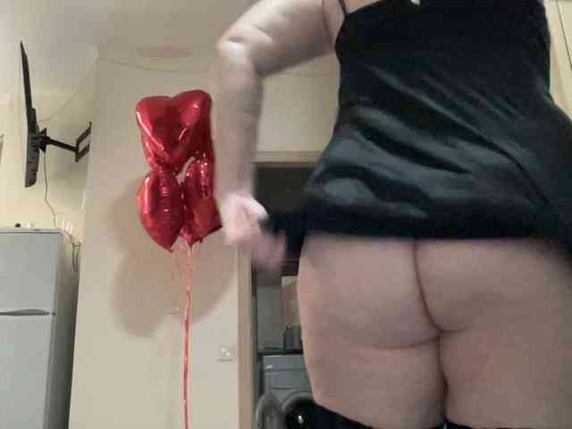 HotMilfPussy webcam