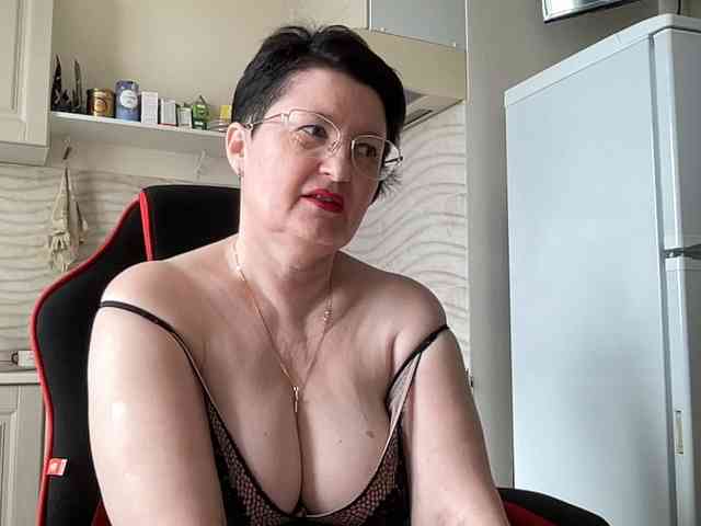 HotMilfPussy webcam