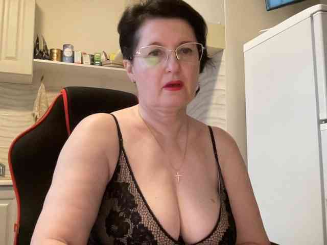 HotMilfPussy webcam