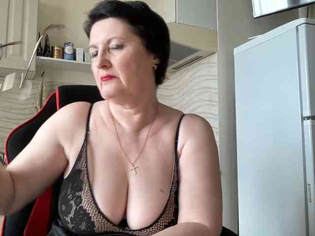 HotMilfPussy webcam