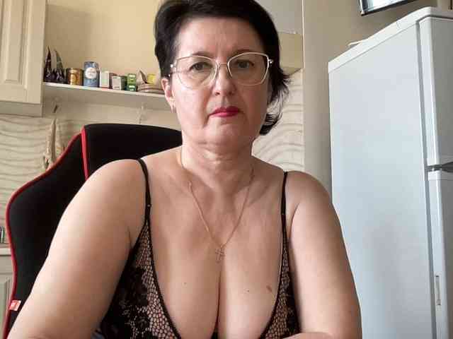 HotMilfPussy webcam