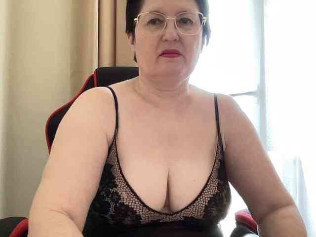 HotMilfPussy webcam