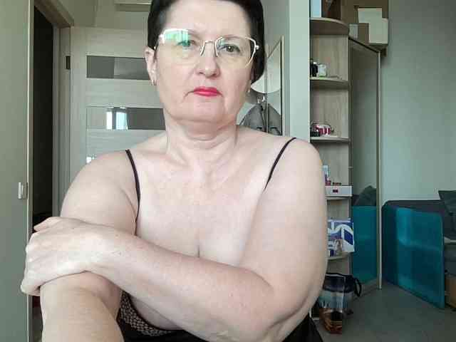 HotMilfPussy webcam
