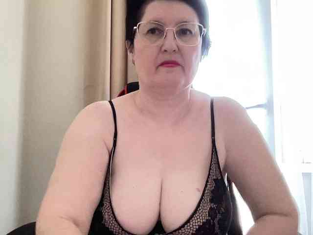 HotMilfPussy webcam