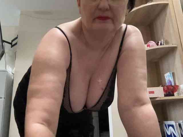 HotMilfPussy webcam