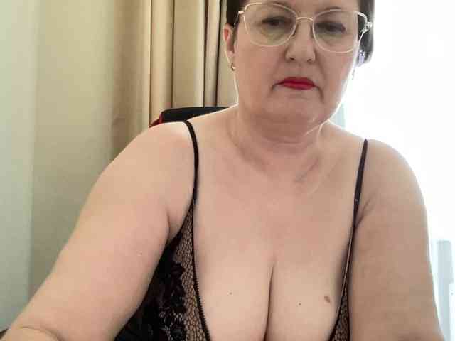 HotMilfPussy webcam