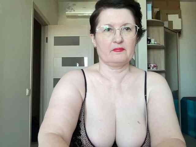 HotMilfPussy webcam