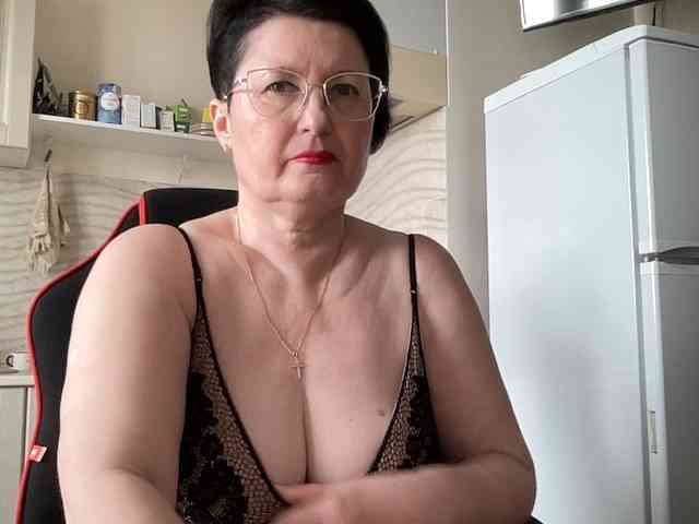 HotMilfPussy webcam