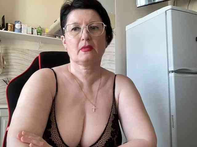 HotMilfPussy webcam
