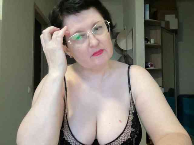 HotMilfPussy webcam