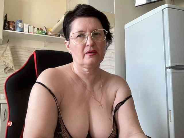 HotMilfPussy webcam