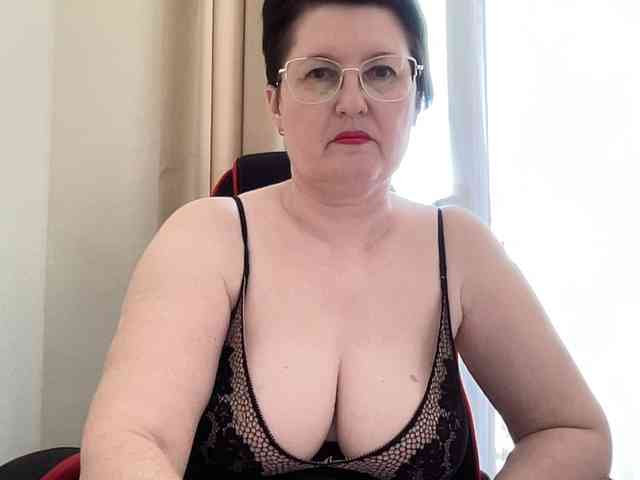 HotMilfPussy webcam
