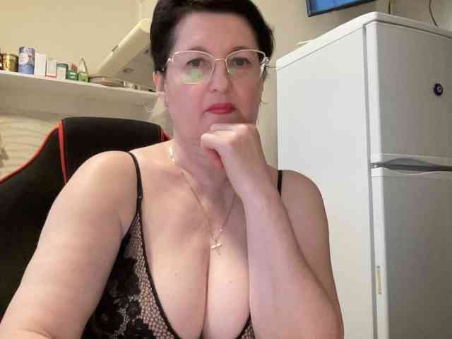 HotMilfPussy webcam
