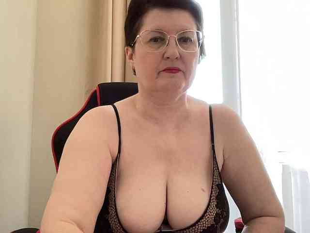 HotMilfPussy webcam