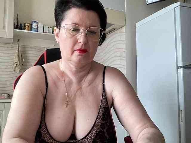 HotMilfPussy webcam