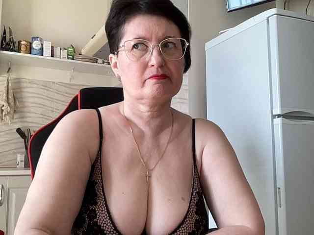 HotMilfPussy webcam