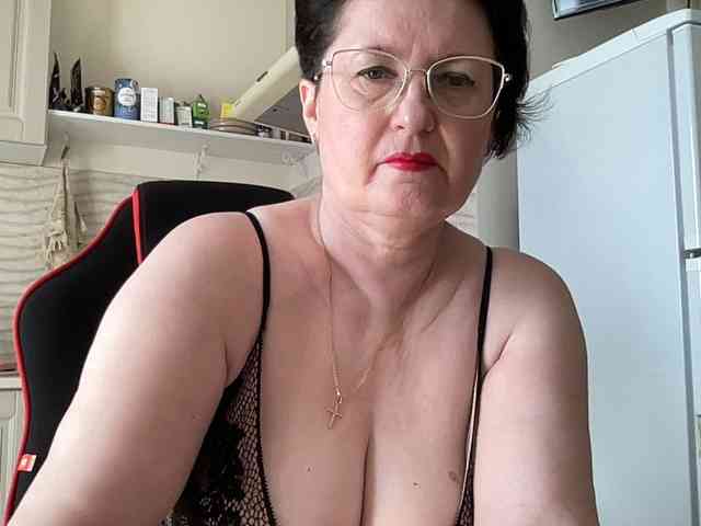 HotMilfPussy webcam