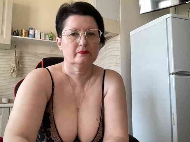 HotMilfPussy webcam