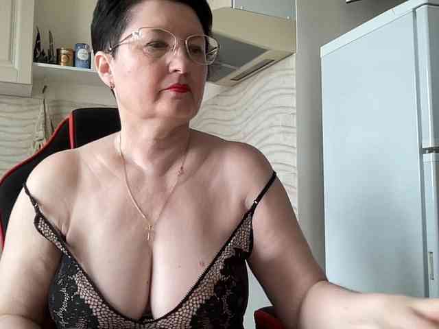 HotMilfPussy webcam