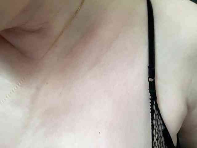 HotMilfPussy webcam