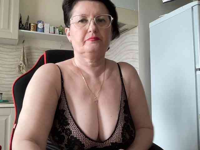 HotMilfPussy webcam