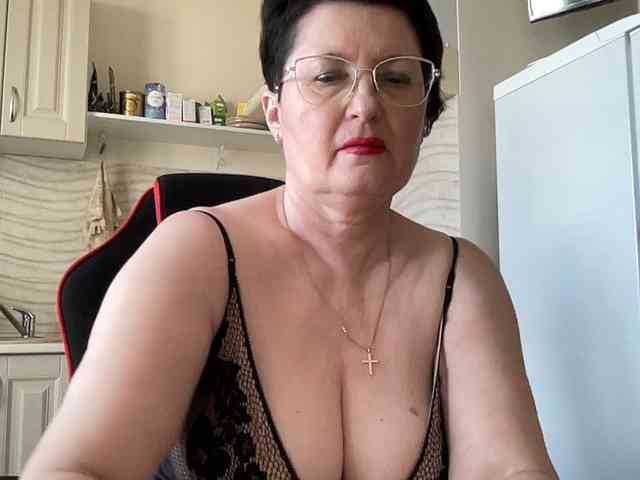 HotMilfPussy webcam