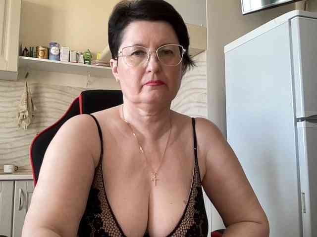 HotMilfPussy webcam