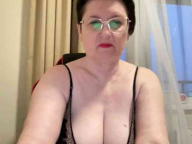 HotMilfPussy webcam