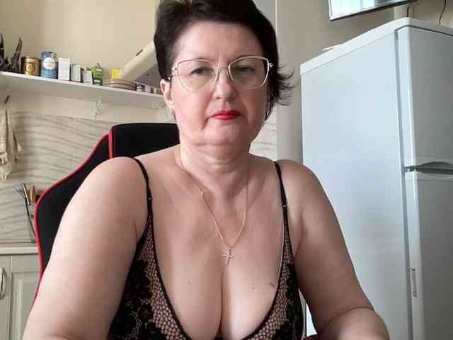 HotMilfPussy webcam