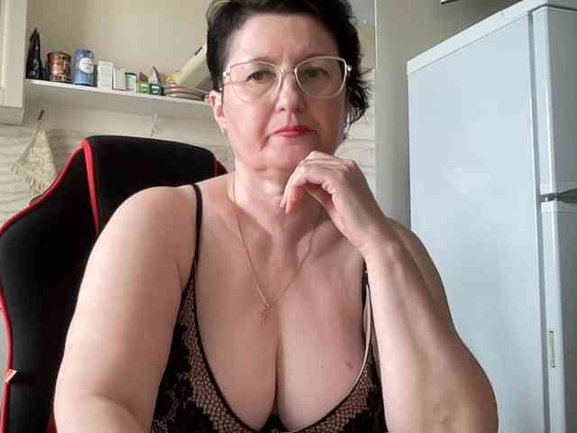 HotMilfPussy webcam