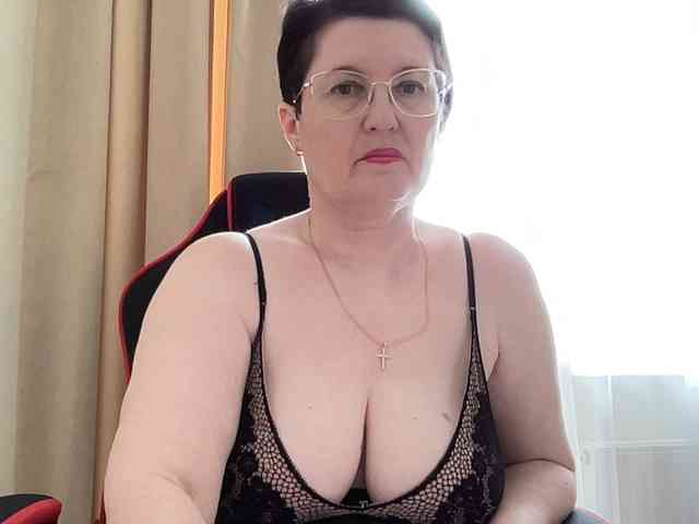 HotMilfPussy webcam