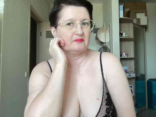 HotMilfPussy webcam