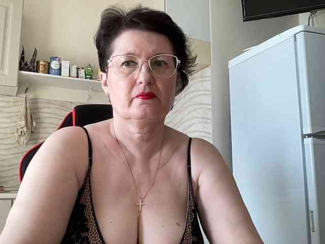 HotMilfPussy webcam