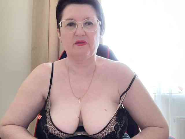 HotMilfPussy webcam