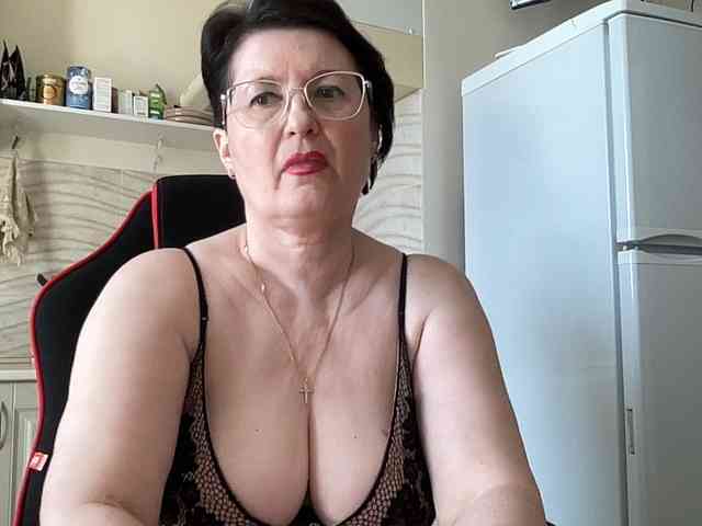 HotMilfPussy webcam