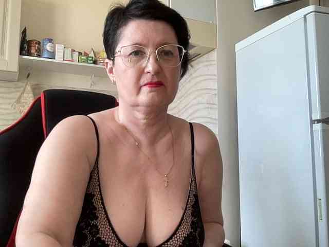 HotMilfPussy webcam