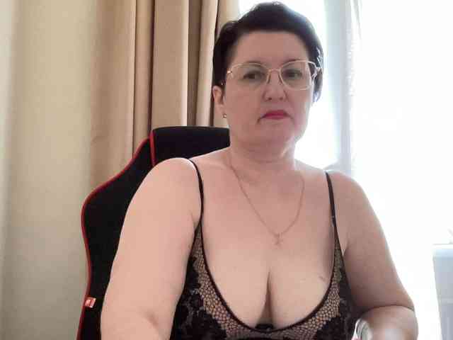 HotMilfPussy webcam