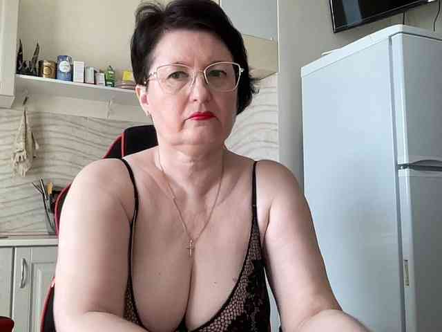 HotMilfPussy webcam