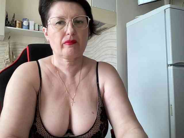 HotMilfPussy webcam