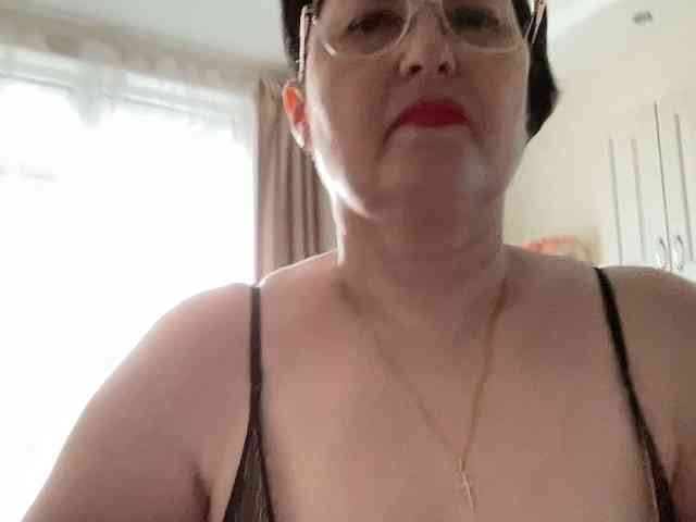 HotMilfPussy webcam
