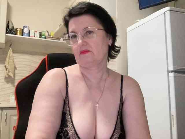 HotMilfPussy webcam